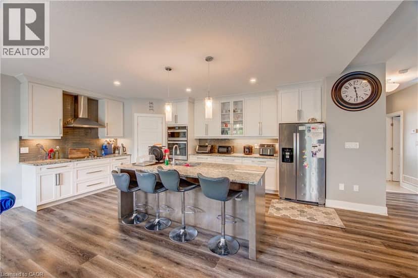7 MCPHERSON Court — photo 12 of 40