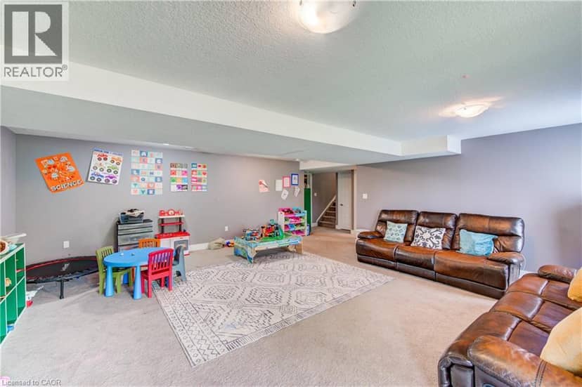 7 MCPHERSON Court — photo 33 of 40