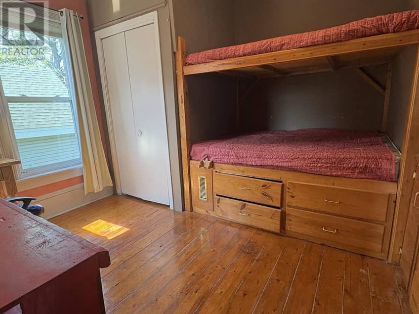 130 MacKay Street — photo 35 of 40