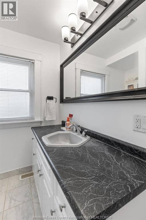 2457 Turner — photo 8 of 34