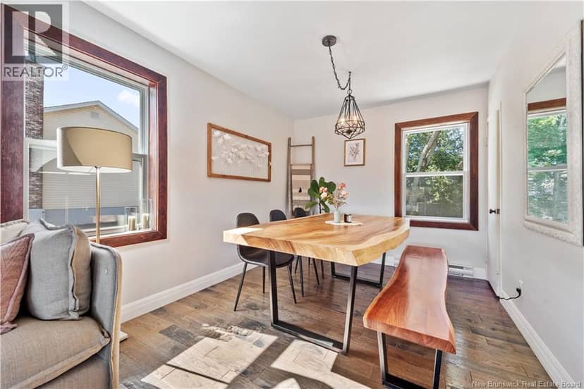 401 Montgomery Avenue — photo 10 of 27