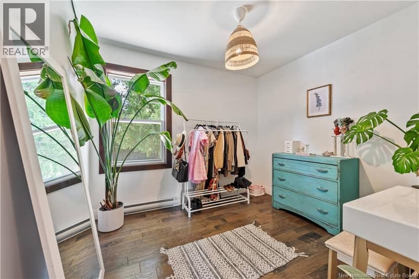 401 Montgomery Avenue — photo 11 of 27