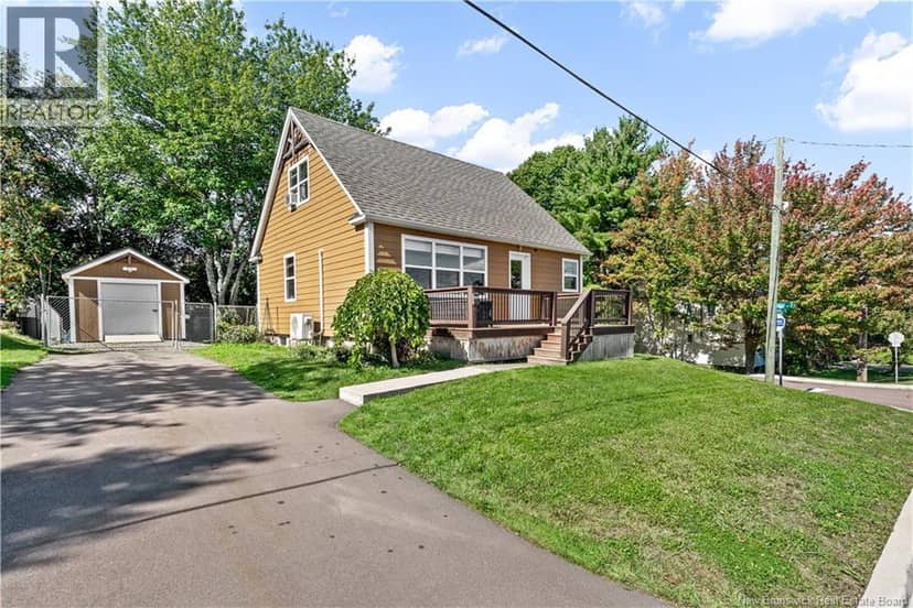 401 Montgomery Avenue — photo 2 of 27