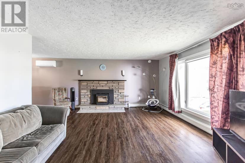2 McKenzie Drive — photo 10 of 27