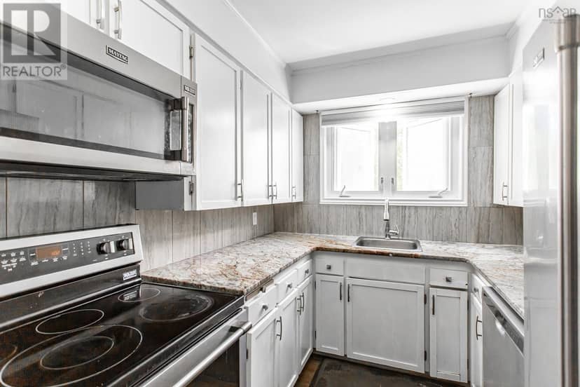 2 McKenzie Drive — photo 15 of 27