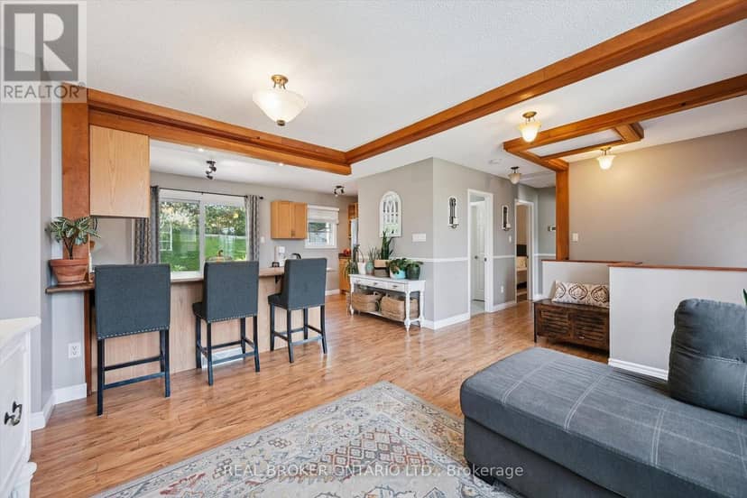 108 Canrobert Street — photo 9 of 39