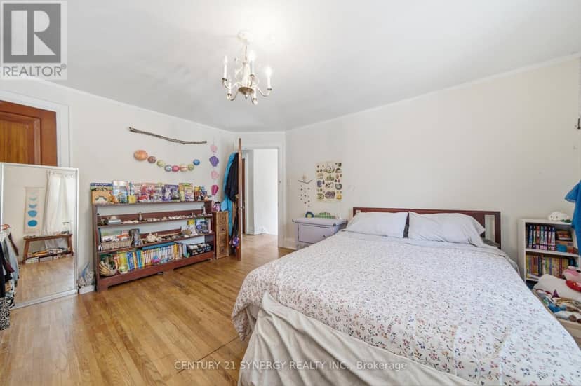 207-209 Foster Avenue — photo 19 of 40