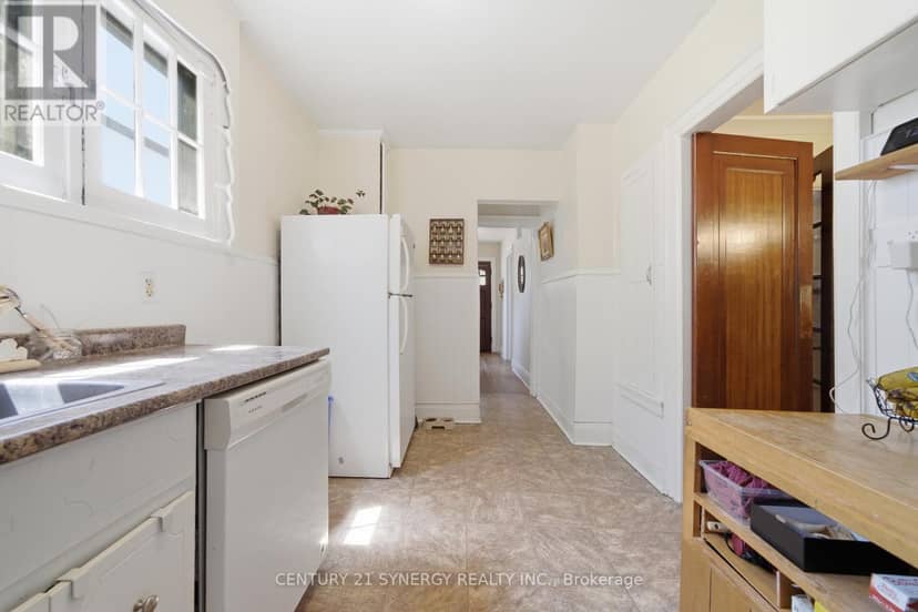 207-209 Foster Avenue — photo 17 of 40