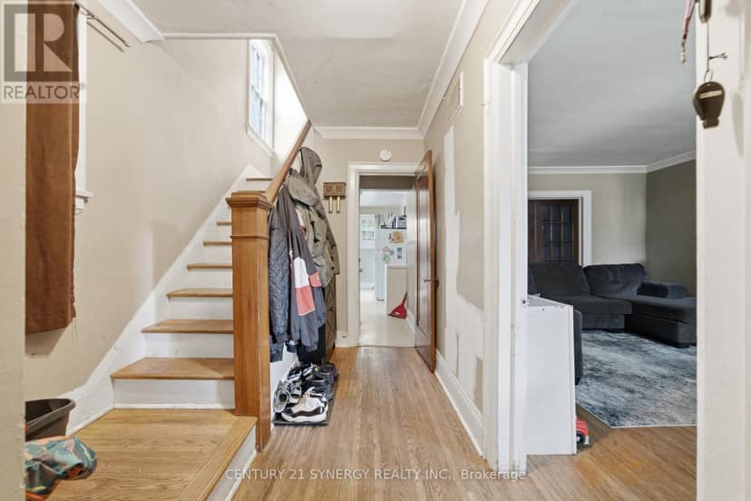 207-209 Foster Avenue — photo 28 of 40