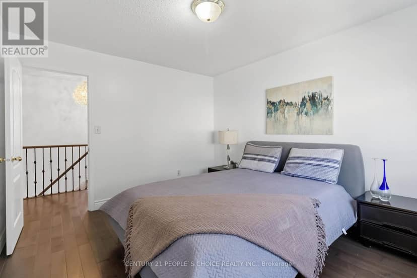 1580 Earl Crescent — photo 24 of 40