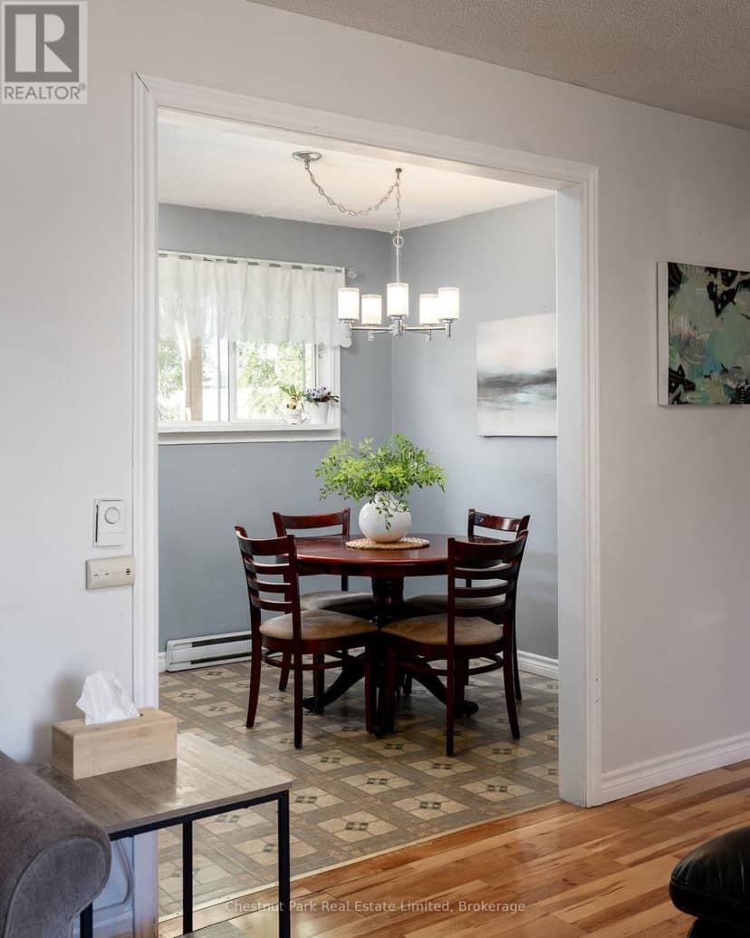6 Spencer Street — photo 10 of 33