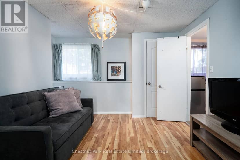 6 Spencer Street — photo 23 of 33