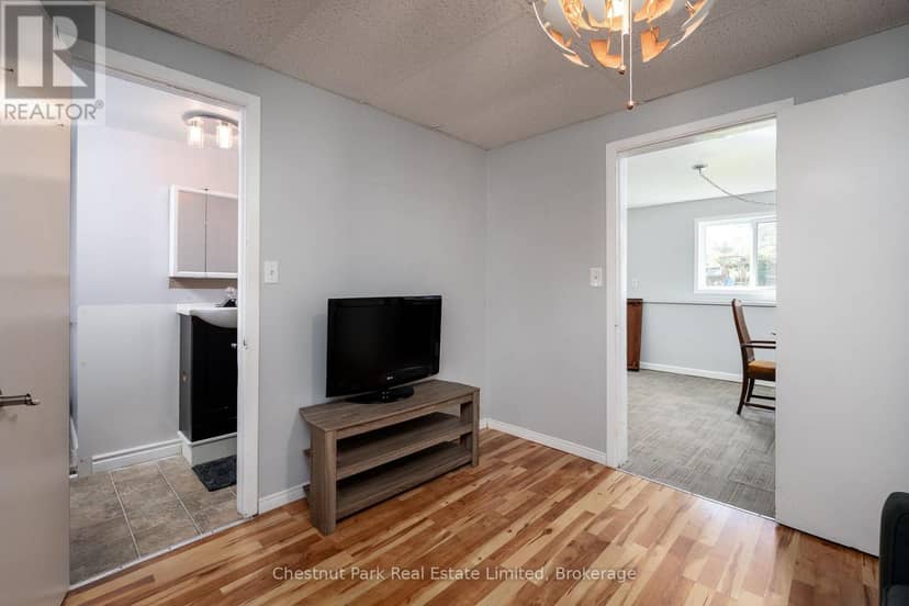6 Spencer Street — photo 24 of 33