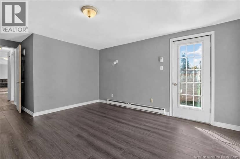 60 Midway — photo 15 of 21