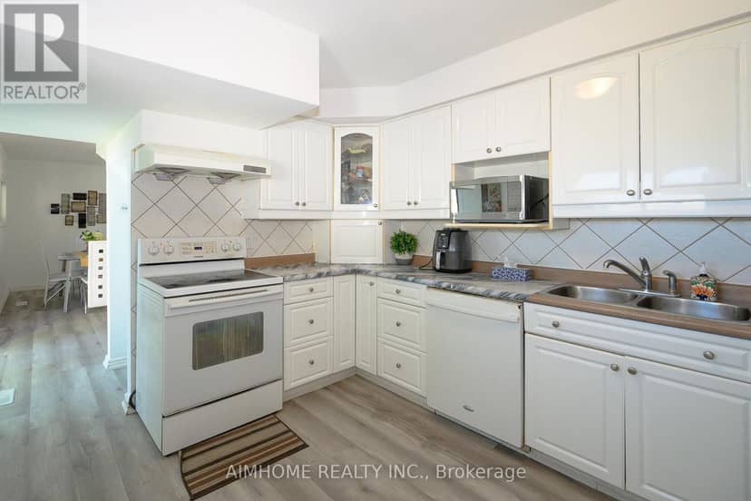49 Bellefontaine Street — photo 11 of 38