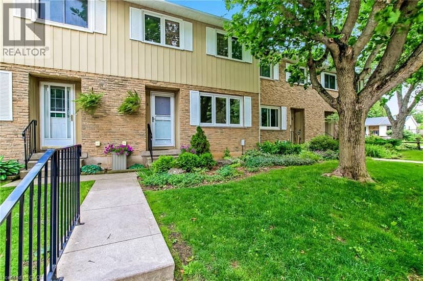 6 RICHARDSON Drive Unit# 30 — photo 2 of 27