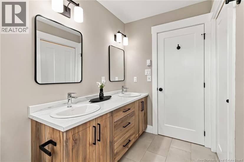 11 Joanne Street — photo 21 of 40