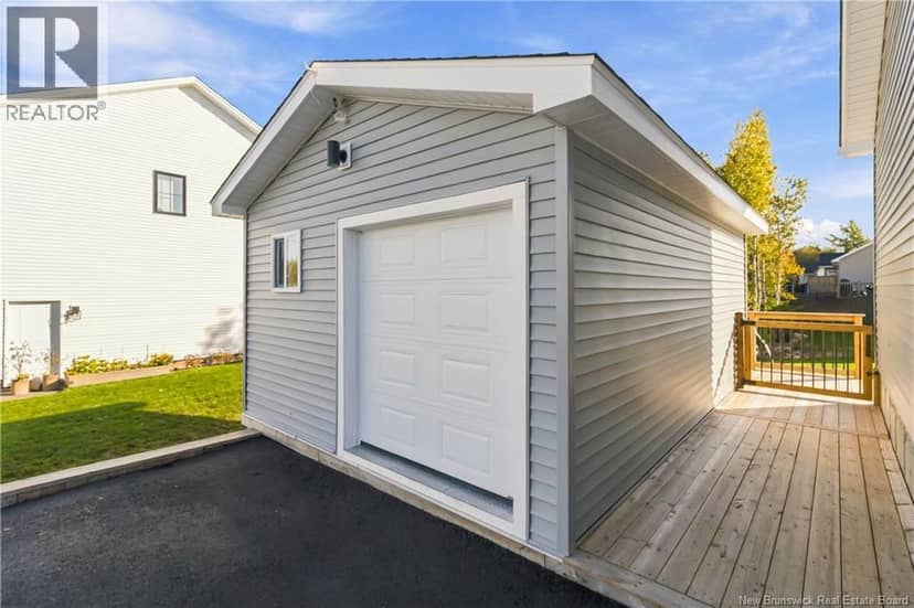 11 Joanne Street — photo 4 of 40