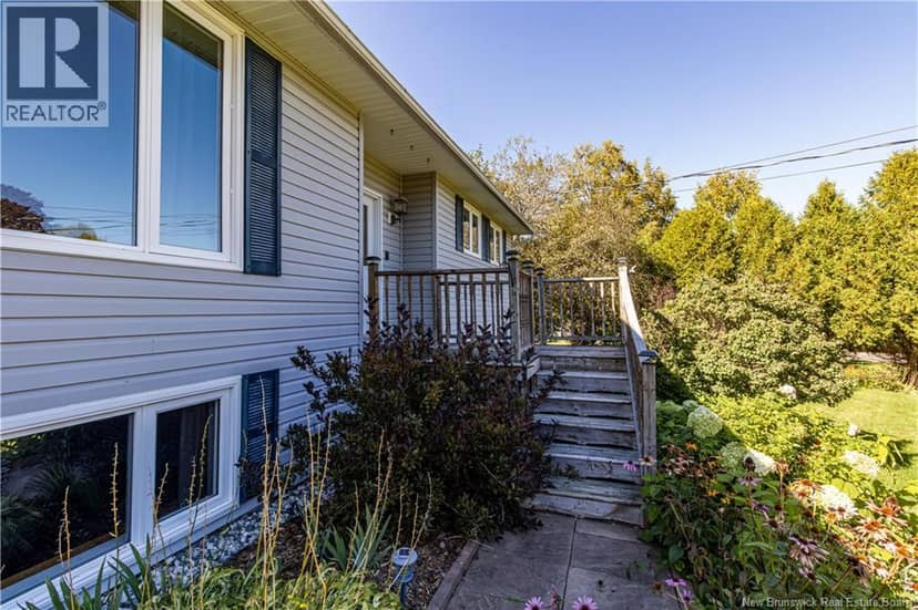 49 Yeomans Road — photo 3 of 40