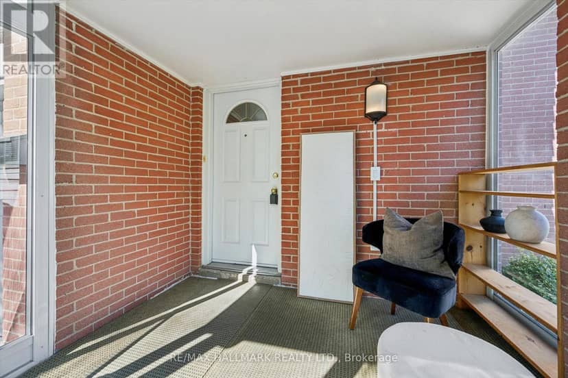 2209 Buttonbush Crescent — photo 4 of 40
