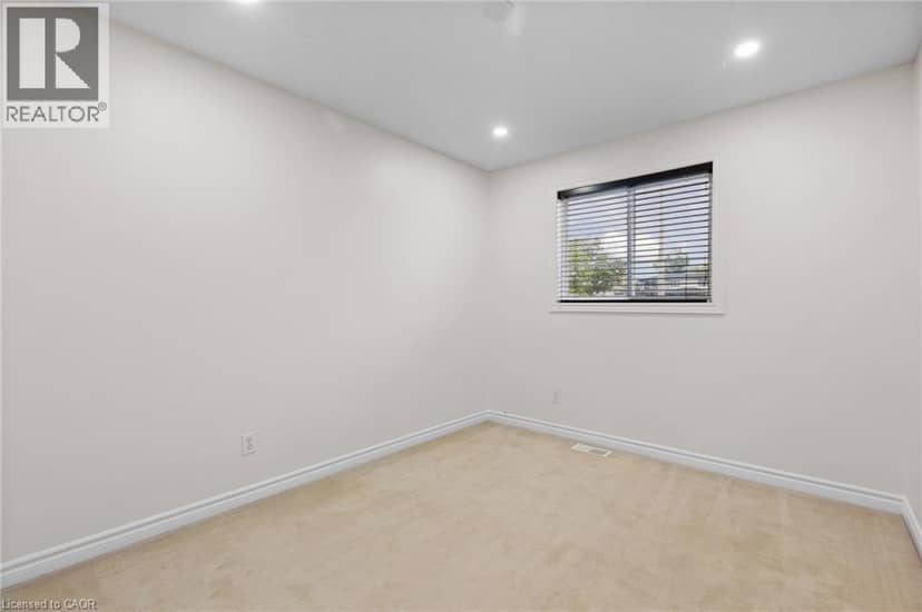 35 THAMES Way — photo 17 of 40