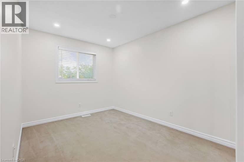 35 THAMES Way — photo 18 of 40
