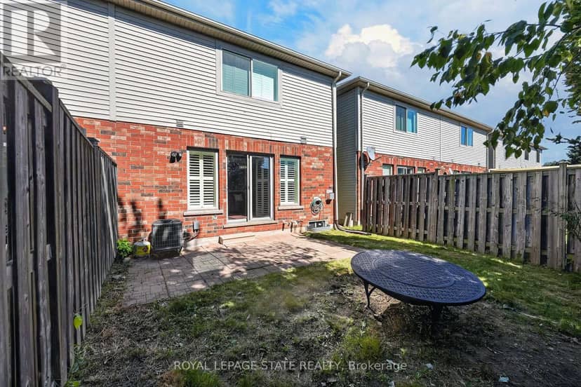 69 Sumner Crescent — photo 32 of 37