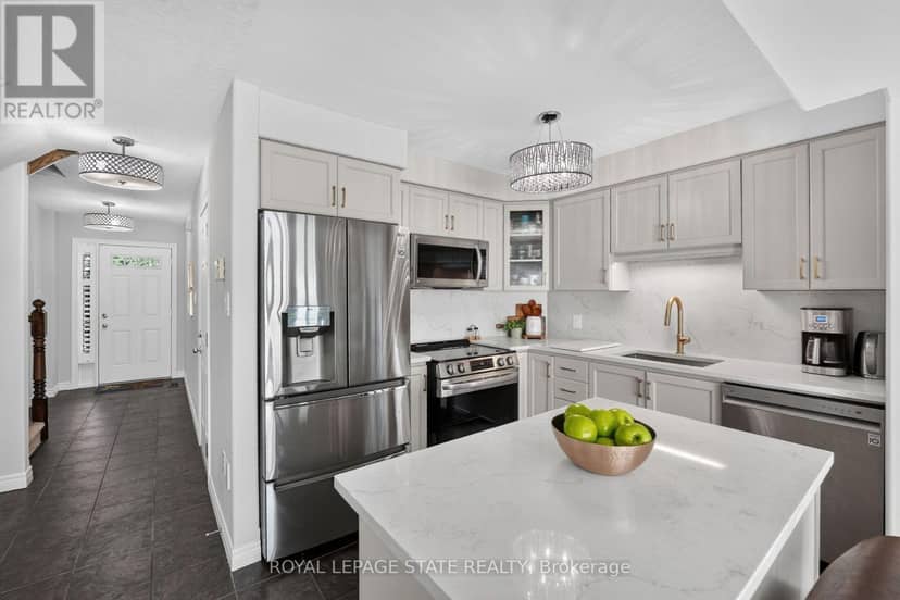 69 Sumner Crescent — photo 9 of 37
