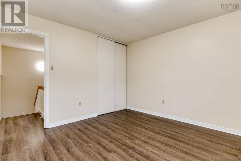 9 77 Collins Grove — photo 15 of 35