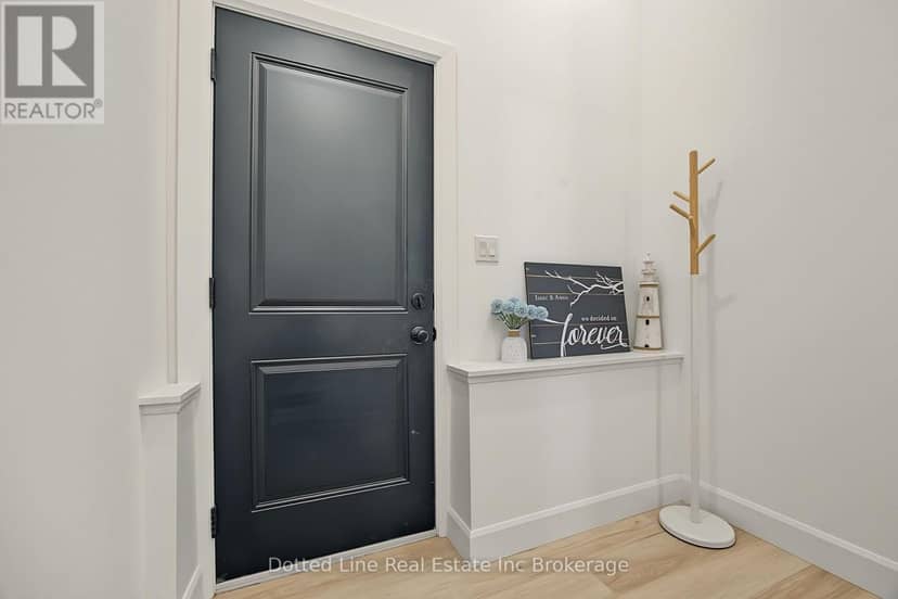 4 Charles Court — photo 19 of 31