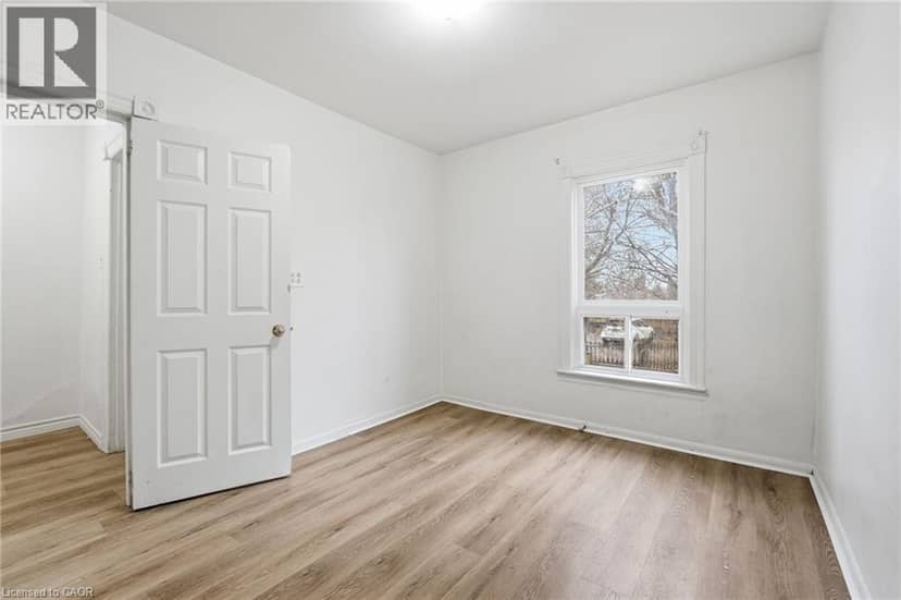 39 BURLINGTON Street E — photo 15 of 34