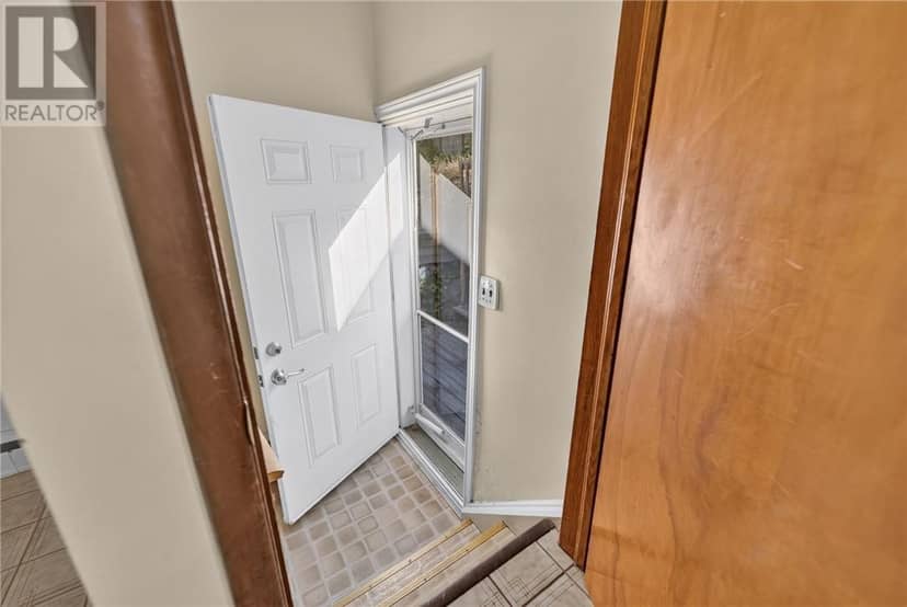 992 Martindale — photo 20 of 35