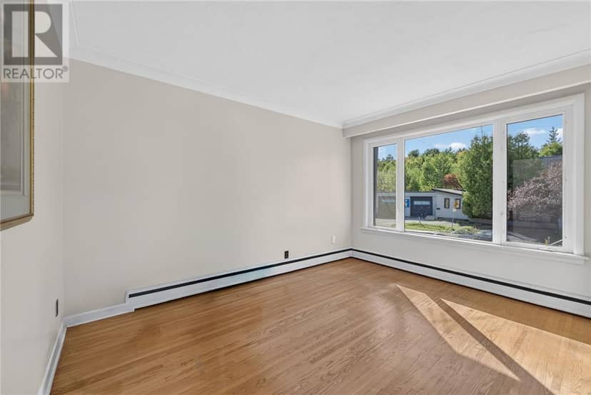 992 Martindale — photo 9 of 35