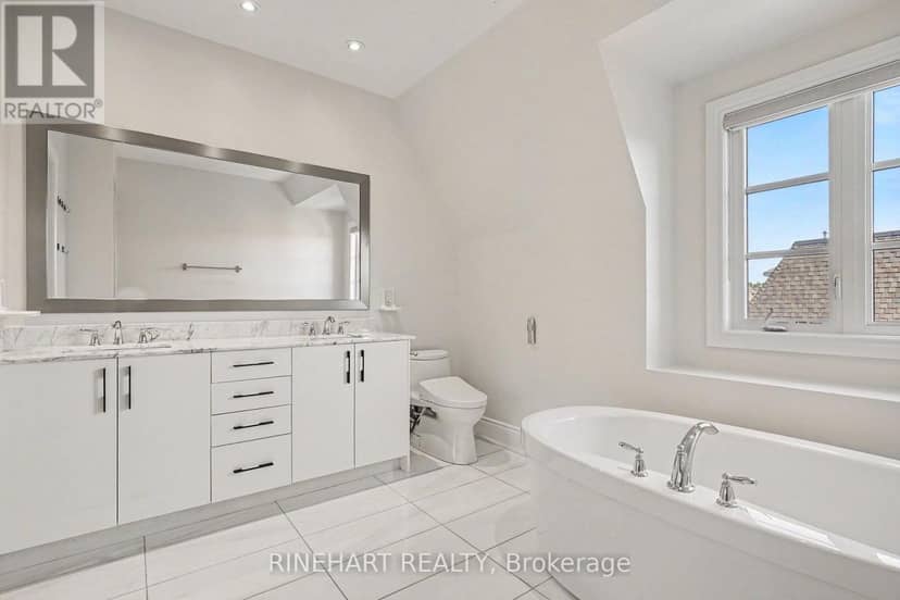2082 Queensborough Gate — photo 16 of 31