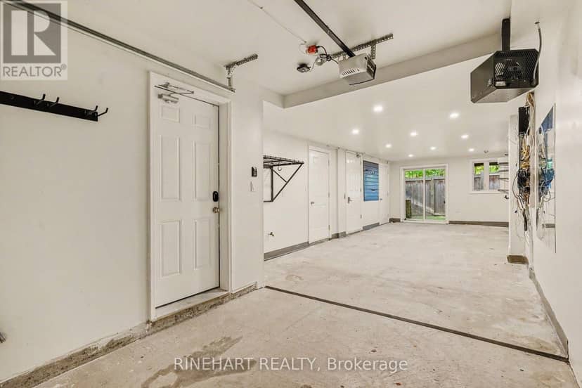 2082 Queensborough Gate — photo 23 of 31