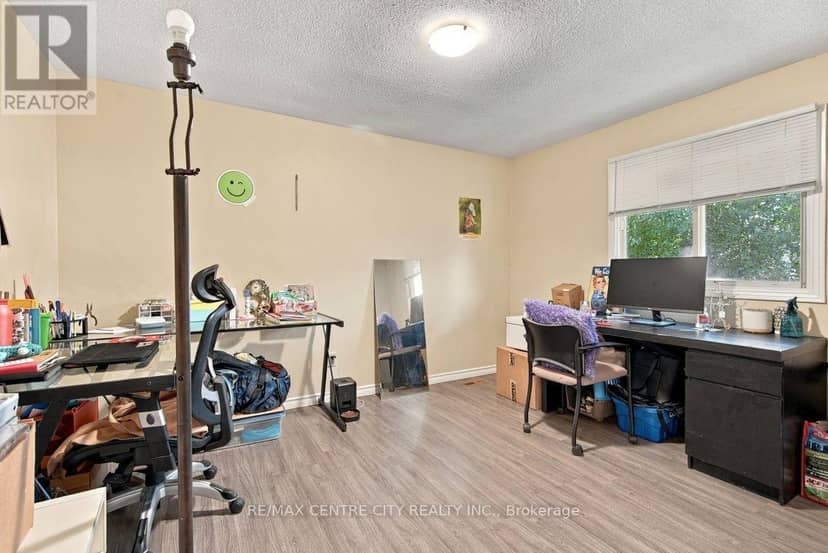215 Walmer Grove — photo 26 of 40