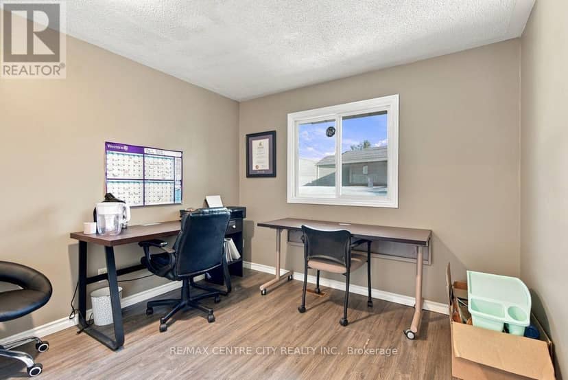 215 Walmer Grove — photo 28 of 40