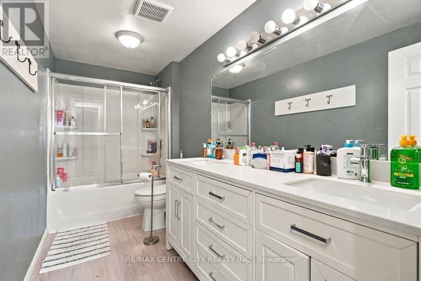 215 Walmer Grove — photo 30 of 40