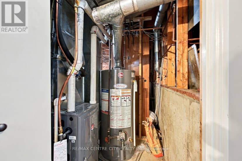 215 Walmer Grove — photo 40 of 40