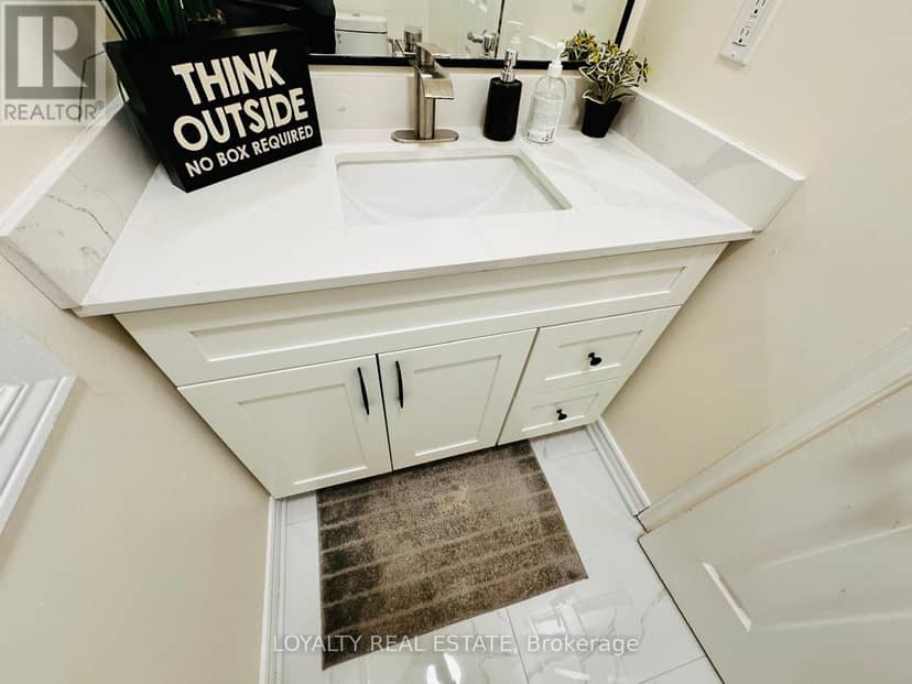 28 Thorp Crescent — photo 16 of 40