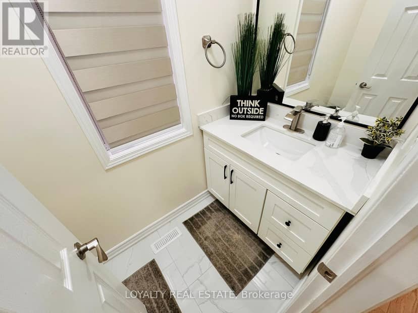 28 Thorp Crescent — photo 17 of 40