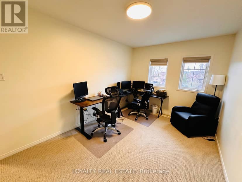 28 Thorp Crescent — photo 35 of 40