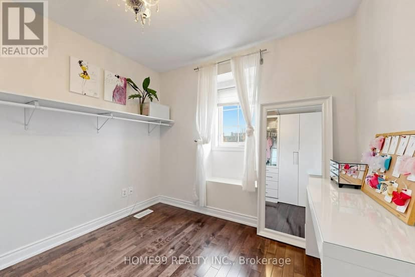 136A Finch Avenue W — photo 32 of 40