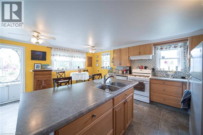 1045 BAY Street — photo 8 of 32