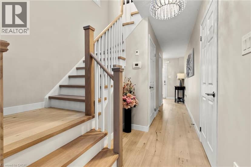 8679 DOGWOOD Crescent — photo 5 of 22