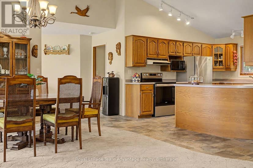 4 & 6 Sharon Park Drive — photo 17 of 40