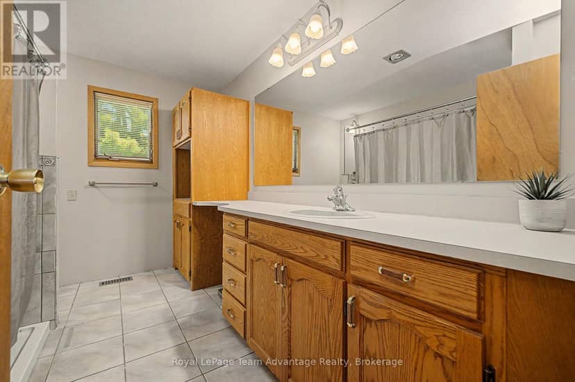 4 & 6 Sharon Park Drive — photo 23 of 40