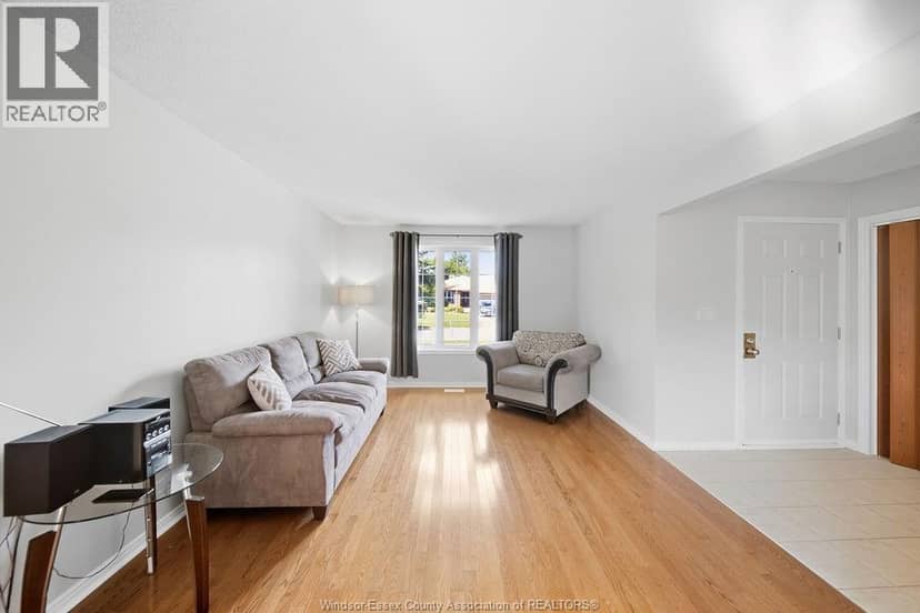 12091 Oliver — photo 7 of 40