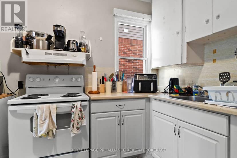 153 Macdonnell Street — photo 13 of 37