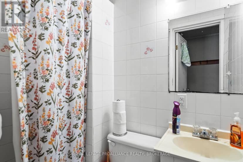 153 Macdonnell Street — photo 9 of 37
